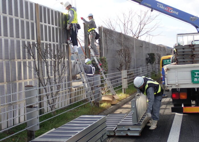 福崎高速道路遮音壁取替工事